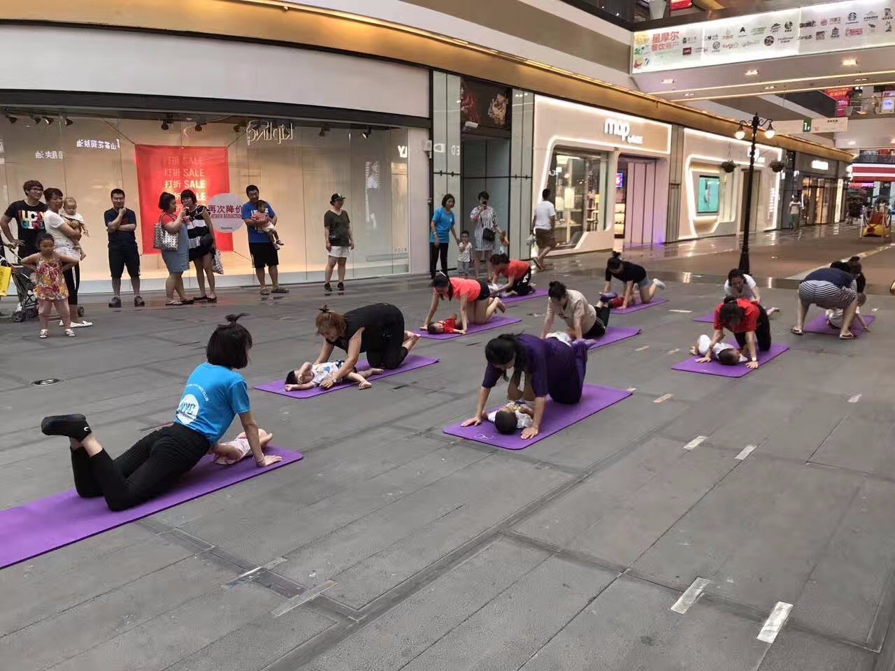 NYC纽约国际北京西红门鸿坤中心：挑战辣妈keep，赢 iphone7 plus 红色特别款！