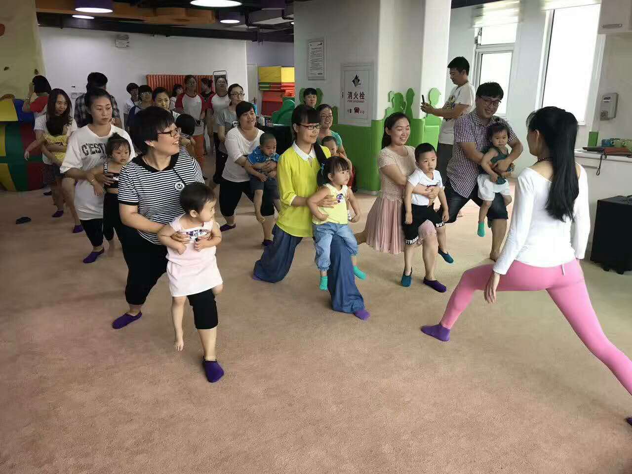 NYC纽约国际唐山福地早教中心亲子瑜伽精彩回顾 NYC纽约国际唐山福地早教中心亲子瑜伽精彩回顾