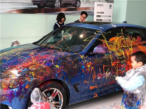 NYC蓝色港湾早教中心：宝马彩绘涂鸦—艺术与机械的碰撞