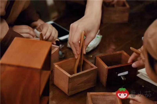 NYC蓝色港湾早教中心：小郎中驱蚊香囊招募